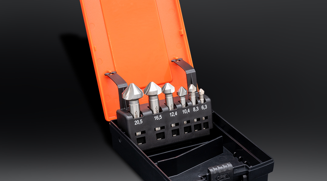 Countersink sets - Several sizes at the same time in one handle. The plastic box stacks well, closes securely and opens easily.